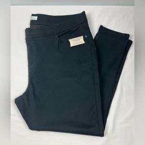 Signature by Levi Strauss&Co shaping Pull on Skinny Jeans